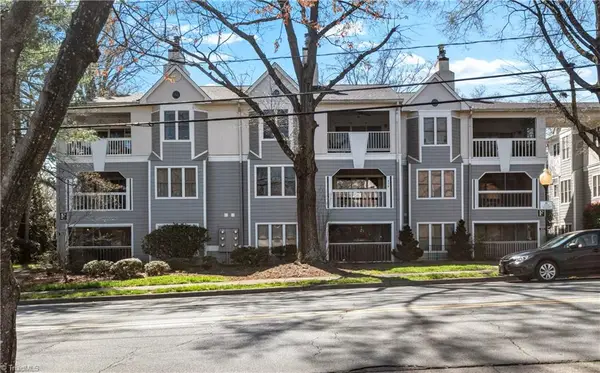 239 Oakwood Court #239-Building F, Winston-Salem, NC 27103