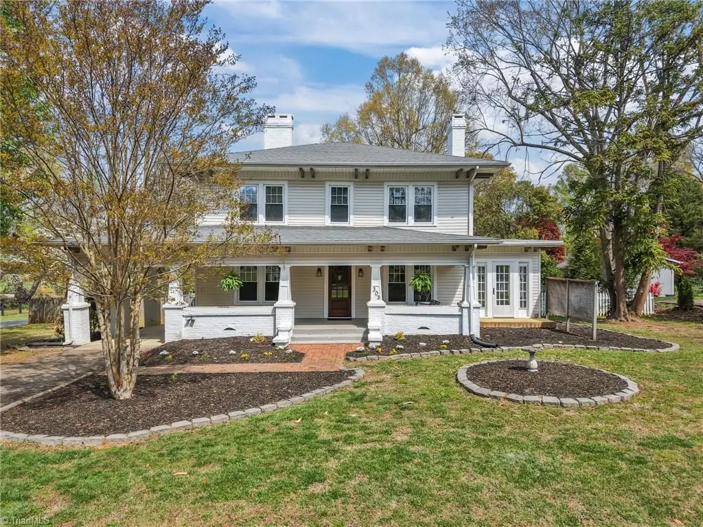 303 E Swannanoa Avenue, Liberty, NC 27298 - #1