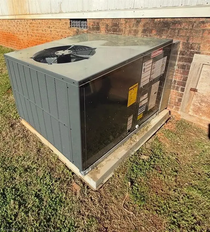 3085 Stonehenge Road, Trinity, NC 27260 - #3