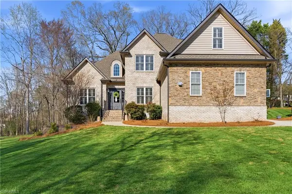 166 Fieldwood Drive, Advance, NC 27006