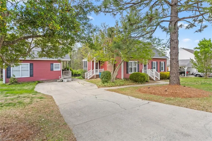 1543 Littlejohn Lane E, Burlington, NC 27217 - #2