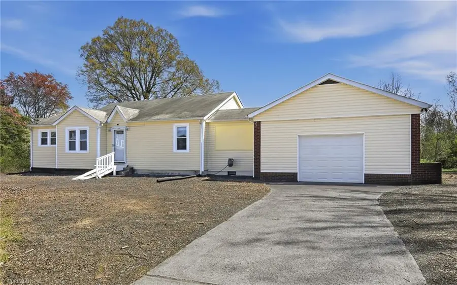 4585 Oak Ridge Drive, Winston Salem, NC 27105 - #3