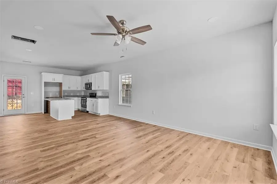 401 Pennsylvania Avenue, Reidsville, NC 27320 - #2