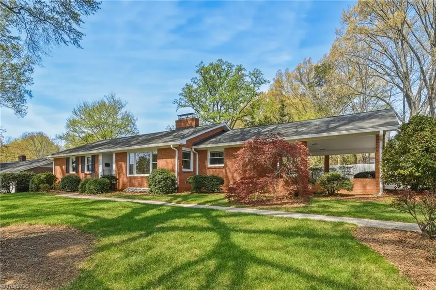 2442 Greenwich Road, Winston Salem, NC 27104 - #2