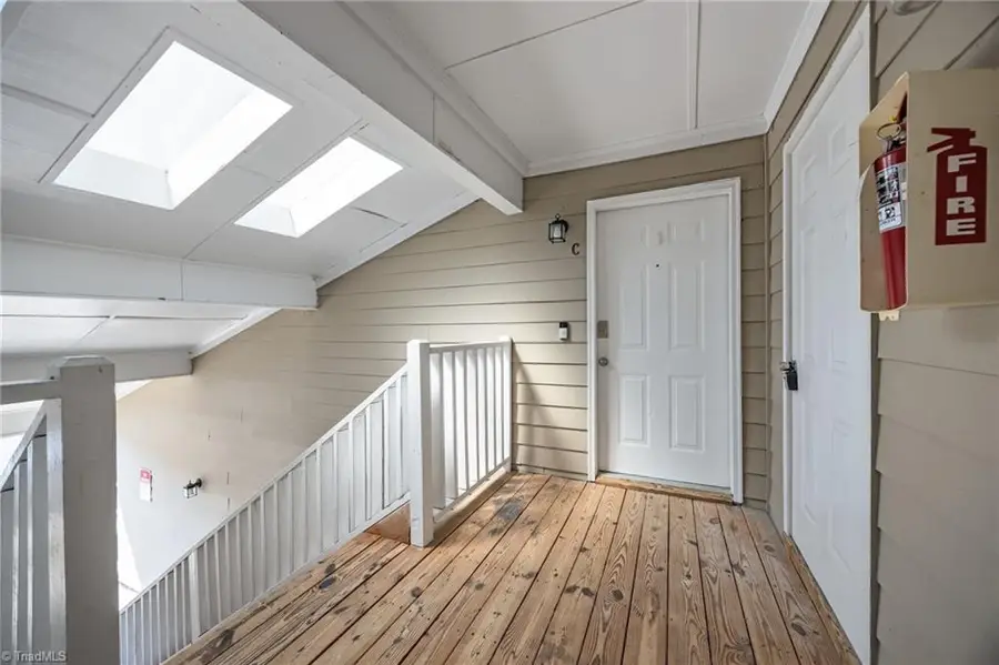 15 Meadowood Glen Way #C, Greensboro, NC 27409 - #2