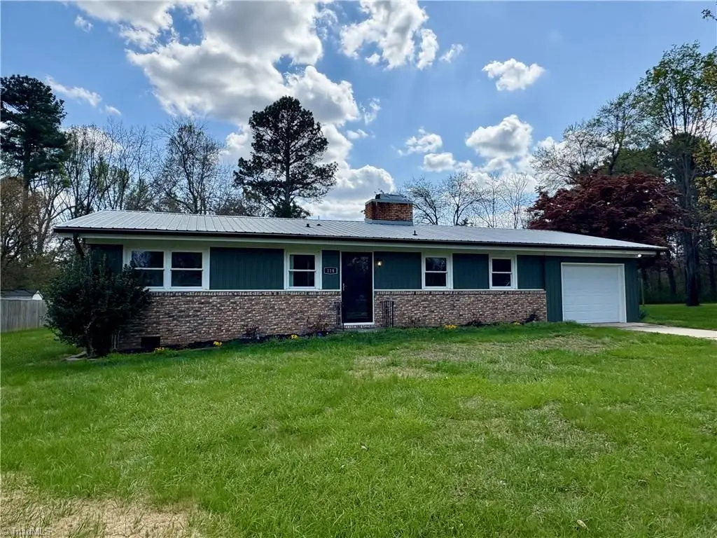 118 Lakeview Circle, Thomasville, NC 27360 - #1