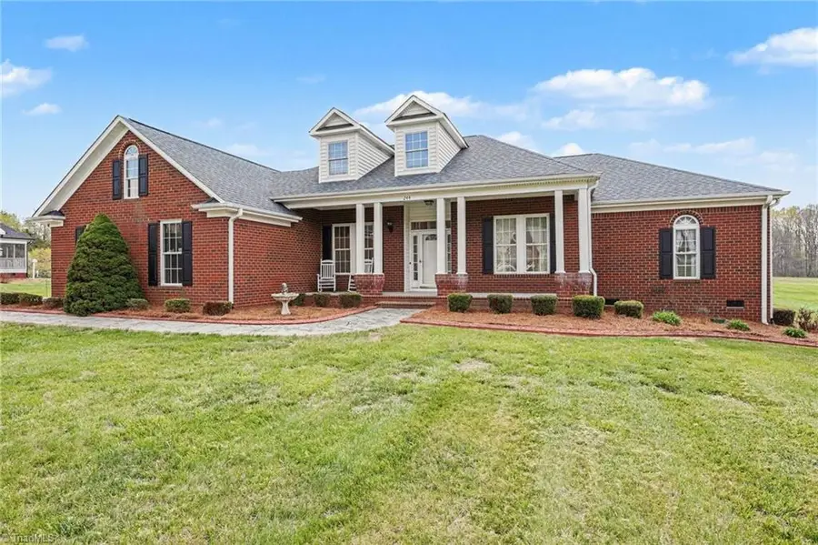 244 Bent Creek Drive, Lexington, NC 27295 - #2