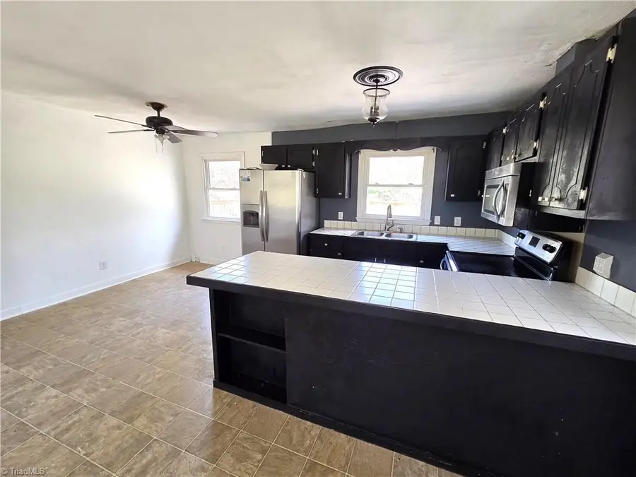 133 Georgia Avenue, Mount Airy, NC 27030 - #3