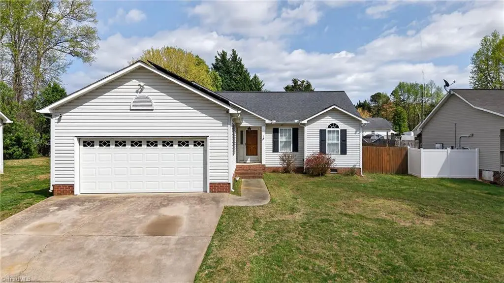 11 Oak Meadow Lane, Thomasville, NC 27360 - #1