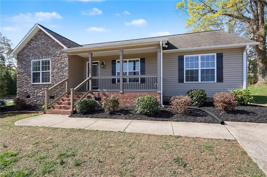 126 Camino Drive, Thomasville, NC 27360 - #2