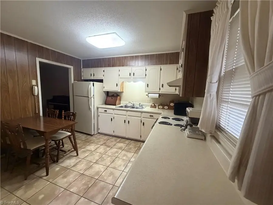 124 S Byrd Street, Eden, NC 27288 - #3