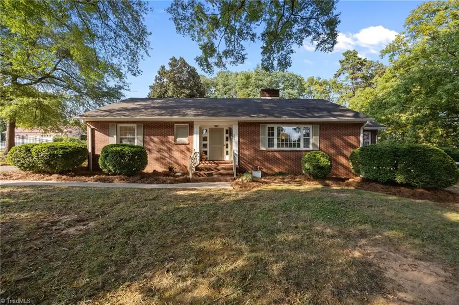 502 W Hunter Street, Madison, NC 27025 - #2