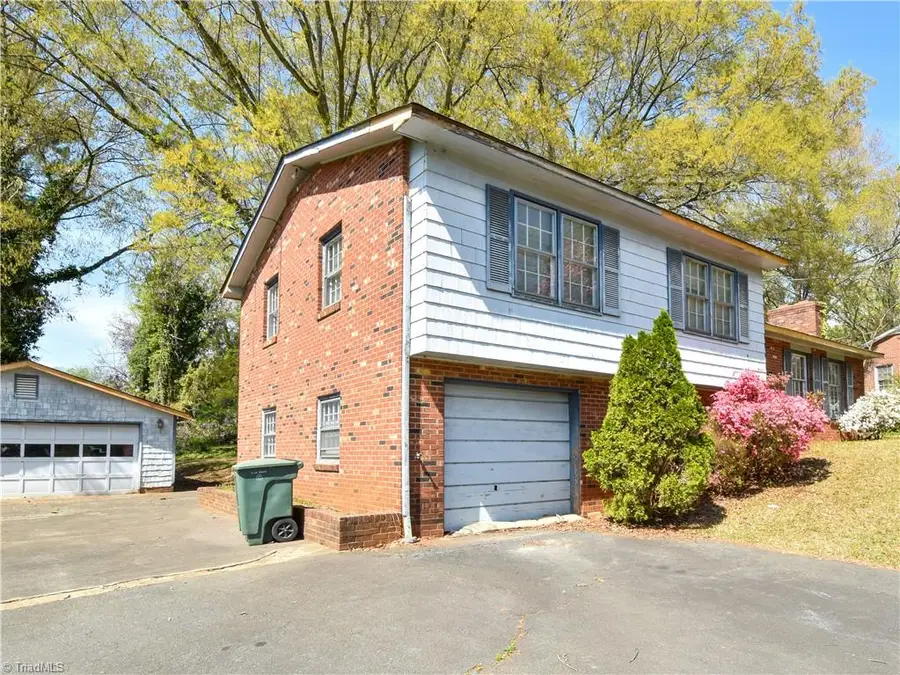 1420 Waybridge Lane, Winston Salem, NC 27103 - #2