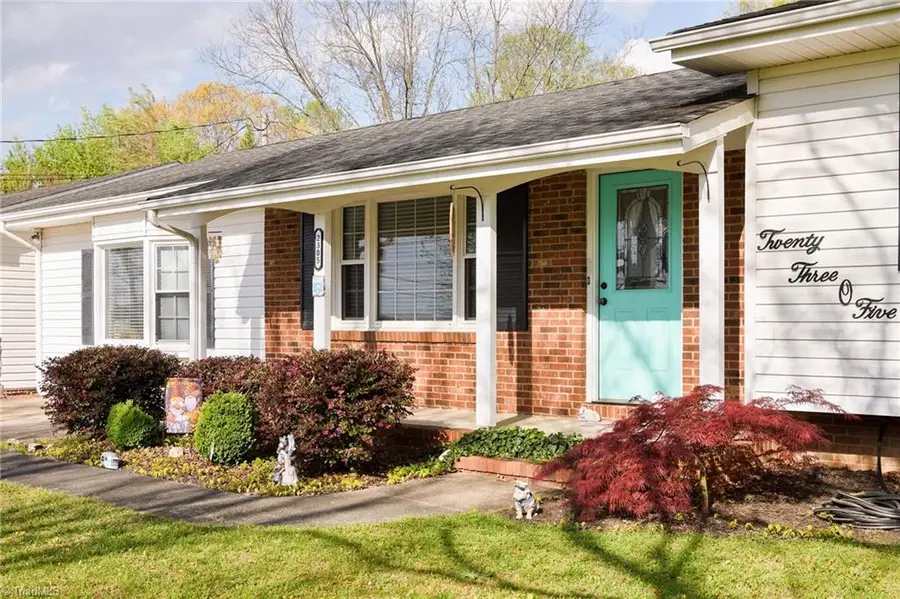 2305 Pine Meadow Drive, Kernersville, NC 27284 - #3