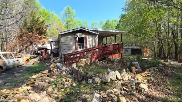 4920 Needhams Trail, Seagrove, NC 27341