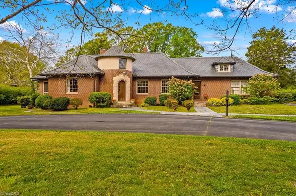 725 Mocksville Avenue, Salisbury, NC 28144