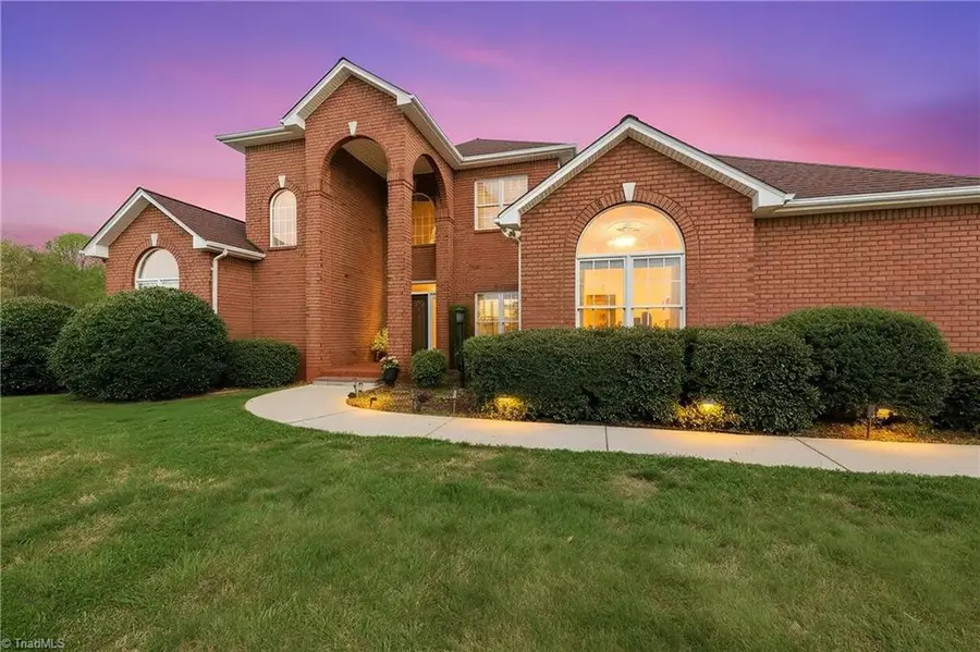 48 Oakdale Drive, Taylorsville, NC 28681 - #2