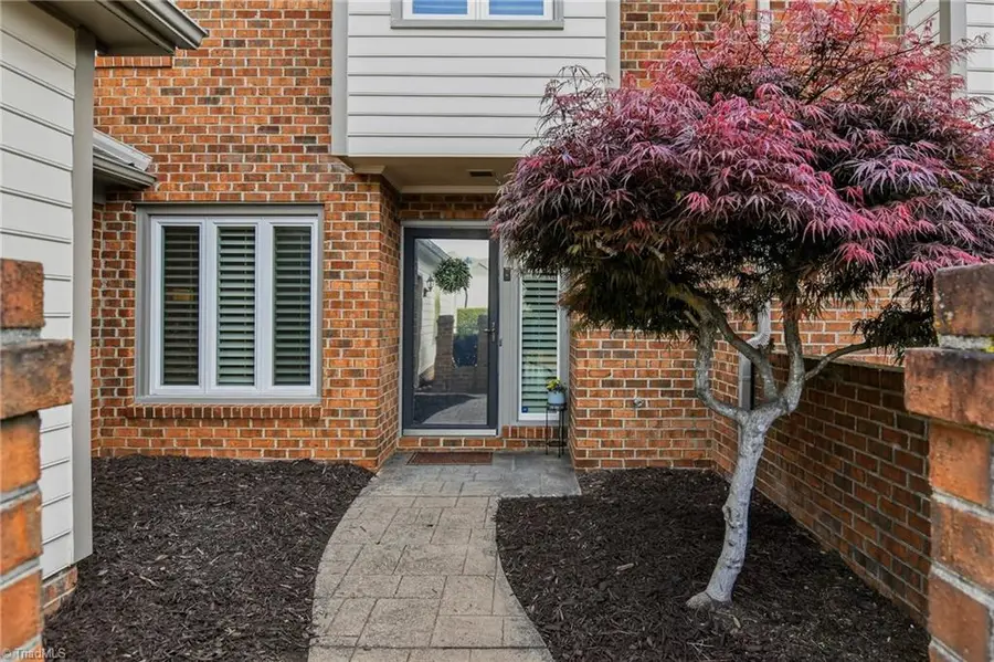 565 Sherwood Hills Drive, Winston Salem, NC 27104 - #2