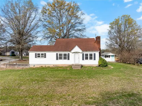 244 Dortmund Drive, Clemmons, NC 27012