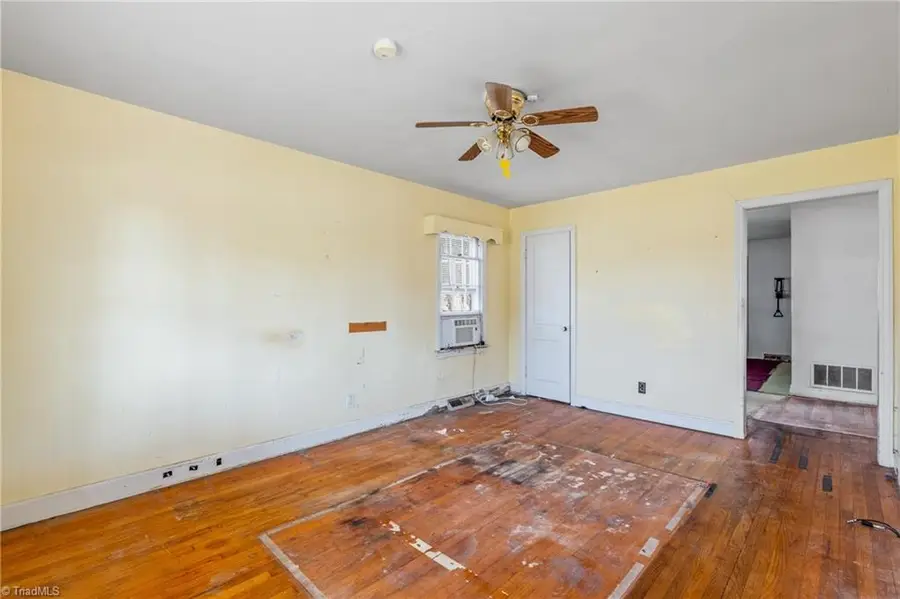 900 W Monroe Street, Mayodan, NC 27027 - #2