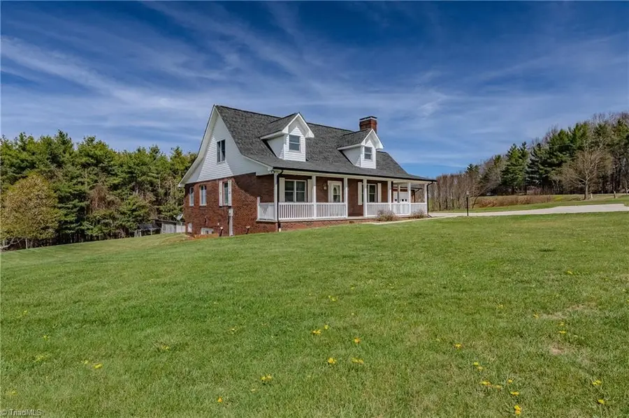 11325 Glade Valley Road, Ennice, NC 28623 - #3