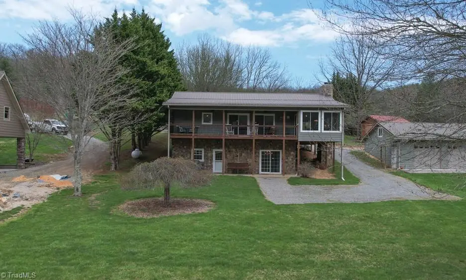 1044 Jackson Drive, Piney Creek, NC 28663 - #1