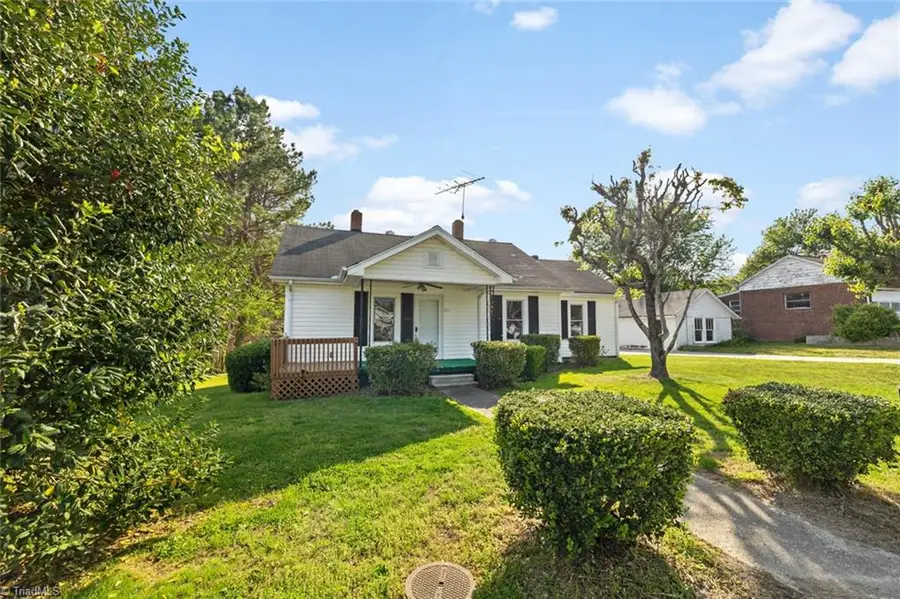 231 Sunset Drive, Thomasville, NC 27360 - #3