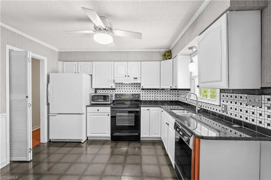 4325 Rosebriar Lane, Winston Salem, NC 27106 - #3