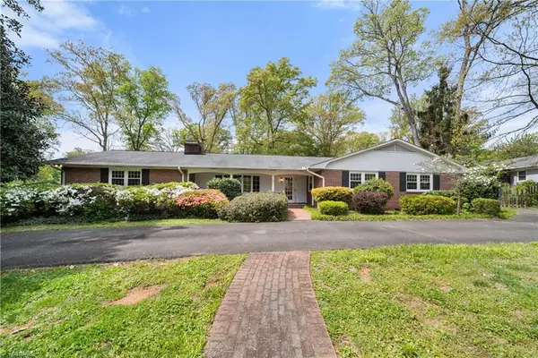 640 Quarterstaff Road, Winston-Salem, NC 27104