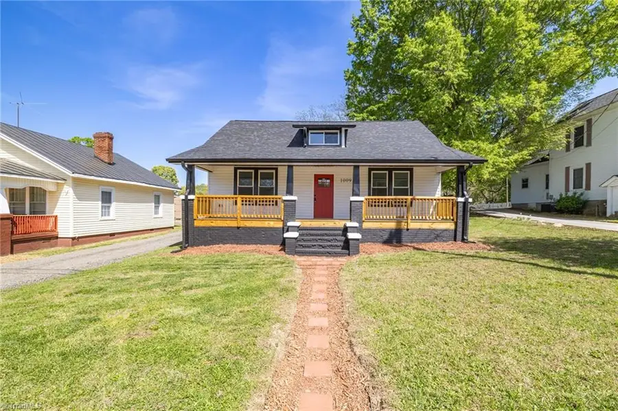 1009 N Scales Street, Reidsville, NC 27320 - #2