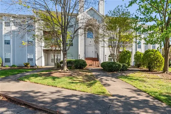 321 Quietwood Drive, Winston-Salem, NC 27103