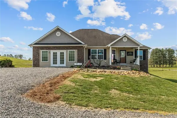 425 Airview Drive, Mount Airy, NC 27030