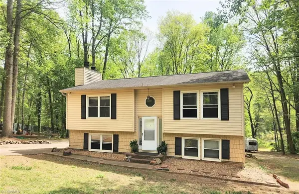 220 Barlow Circle, Winston-Salem, NC 27105