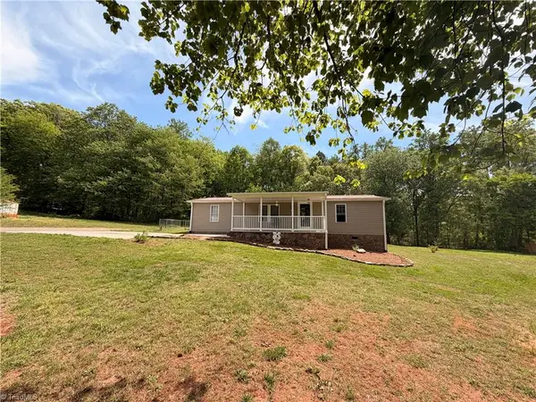 289 Twelve Oaks Drive, Linwood, NC 27299