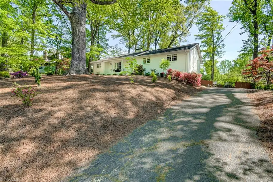 3900 Guinevere Lane, Winston Salem, NC 27104 - #3