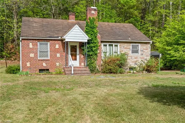 4756 Baux Mountain Road, Winston-Salem, NC 27105