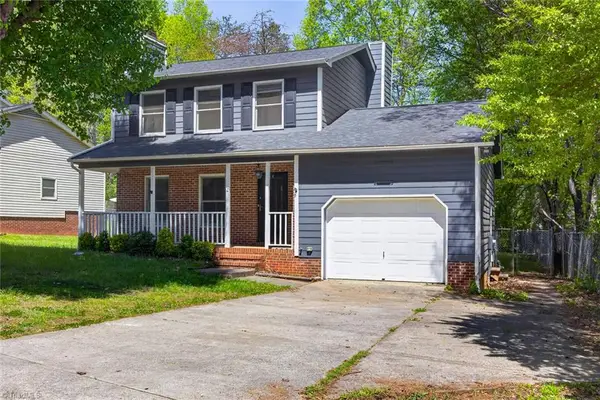 2 Lord Foxley Court, Greensboro, NC 27405