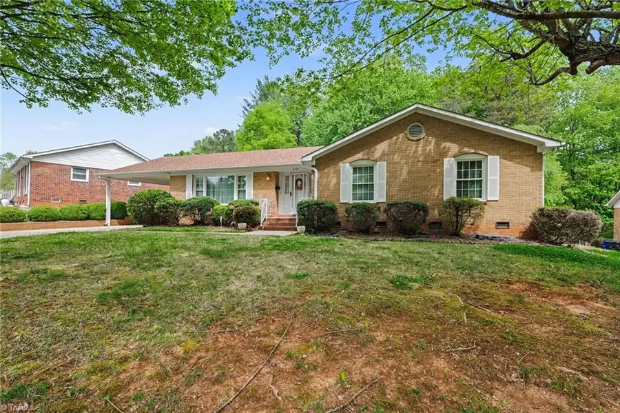 3621 Sawyer Drive, Winston Salem, NC 27105 - #3