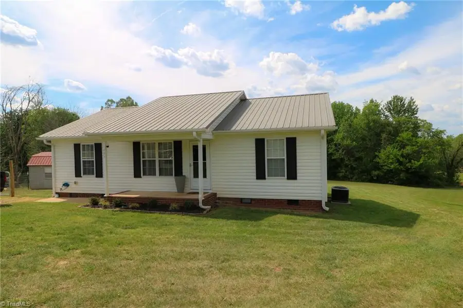 285 Raven Circle, Lexington, NC 27292 - #2