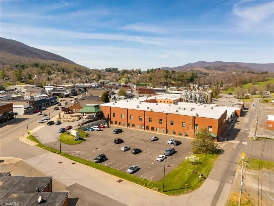 108 Jefferson Station Place, West Jefferson, NC 28694 - #2