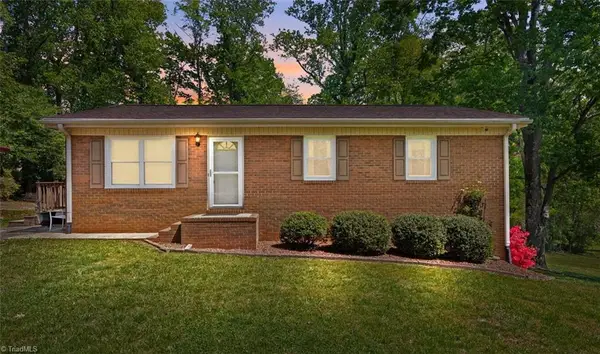 1195 Old Vfw Road, Pinnacle, NC 27043