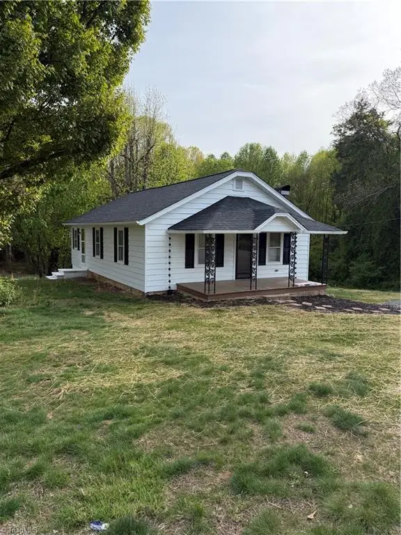 5121 Center Road, Jonesville, NC 28642 - #3