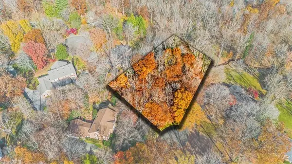 8 Lake Forest Court, Greensboro, NC 27408