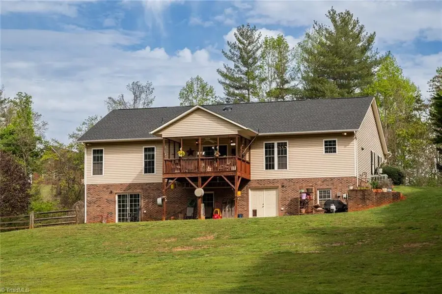 611 Briar Creek Drive, North Wilkesboro, NC 28659 - #3