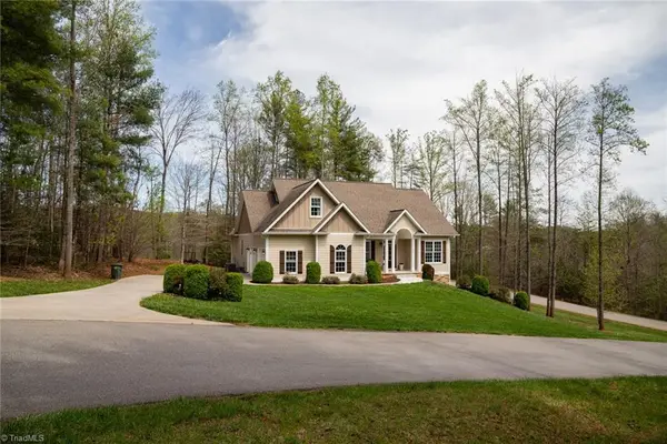 161 Burberry Drive, Purlear, NC 28665