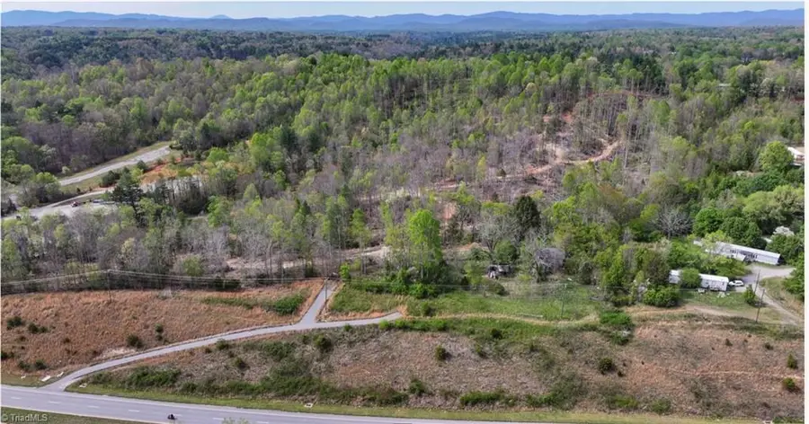 161 Queen Drive, North Wilkesboro, NC 28659 - #3