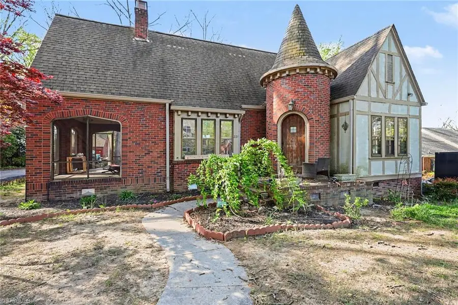 221 Spring Street, Thomasville, NC 27360 - #2