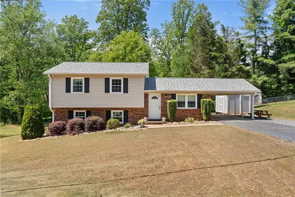 606 Merriweather Drive, King, NC 27021