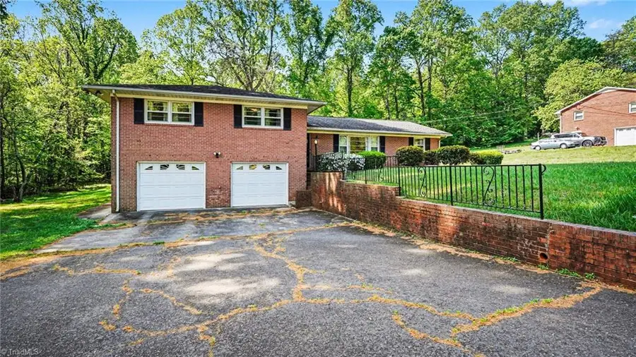 405 Mayfair Drive, Winston Salem, NC 27105 - #2