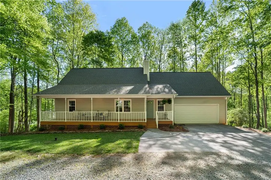 5220 Dartmoor Street, Vienna, NC 27106 - #3